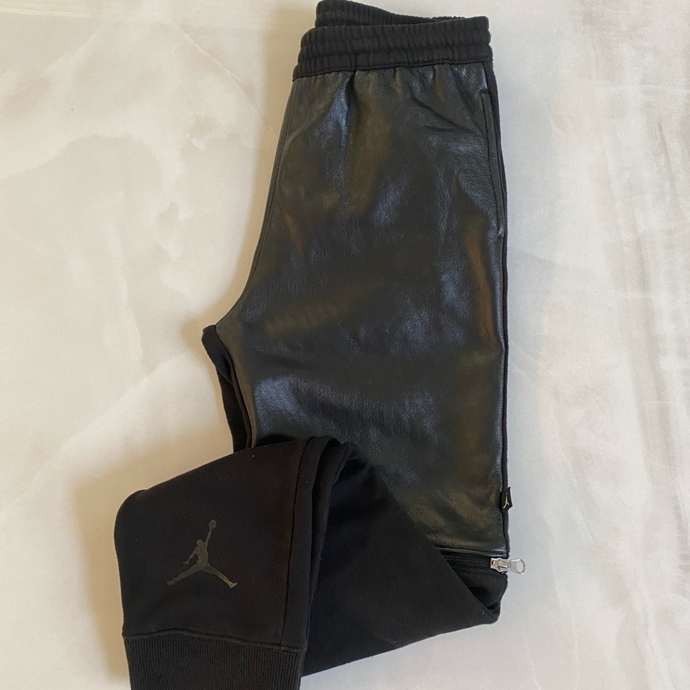 Black Jordan jacket and sweatpants/shorts set - Picture 5 of 5